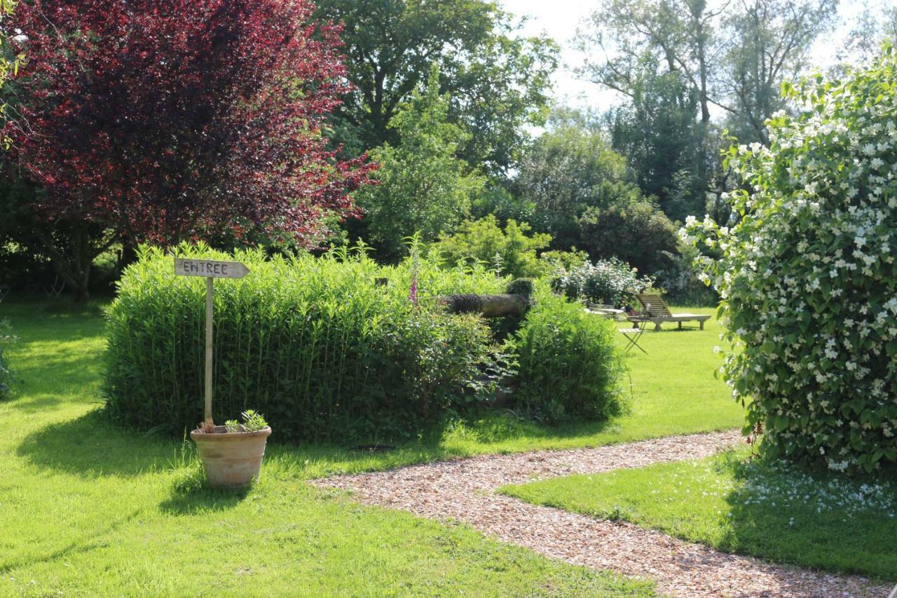 Le Bourgis Bed and Breakfast La Chapelle-Montligeon Eksteriør billede